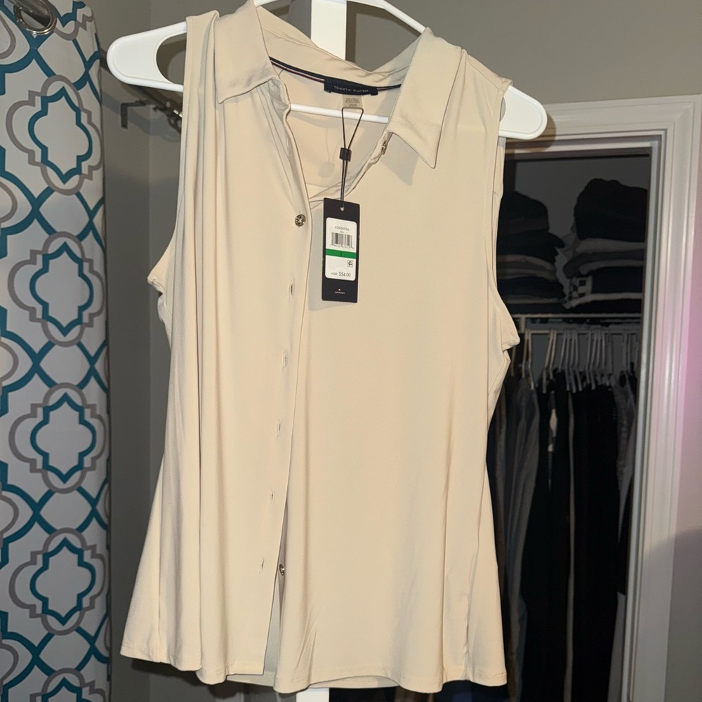Sleeveless blouse